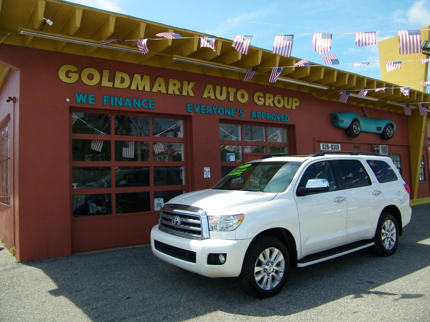 2015 White /Brown Toyota Sequoia Plantium 4WD FFV (5TDDW5G19FS) with an 5.7L V8 DOHC 32V FFV engine, 6-Speed Automatic transmission, located at 4000 Bee Ridge Road, Sarasota, FL, 34233, (941) 926-0300, 27.298664, -82.489151 - Photo#3